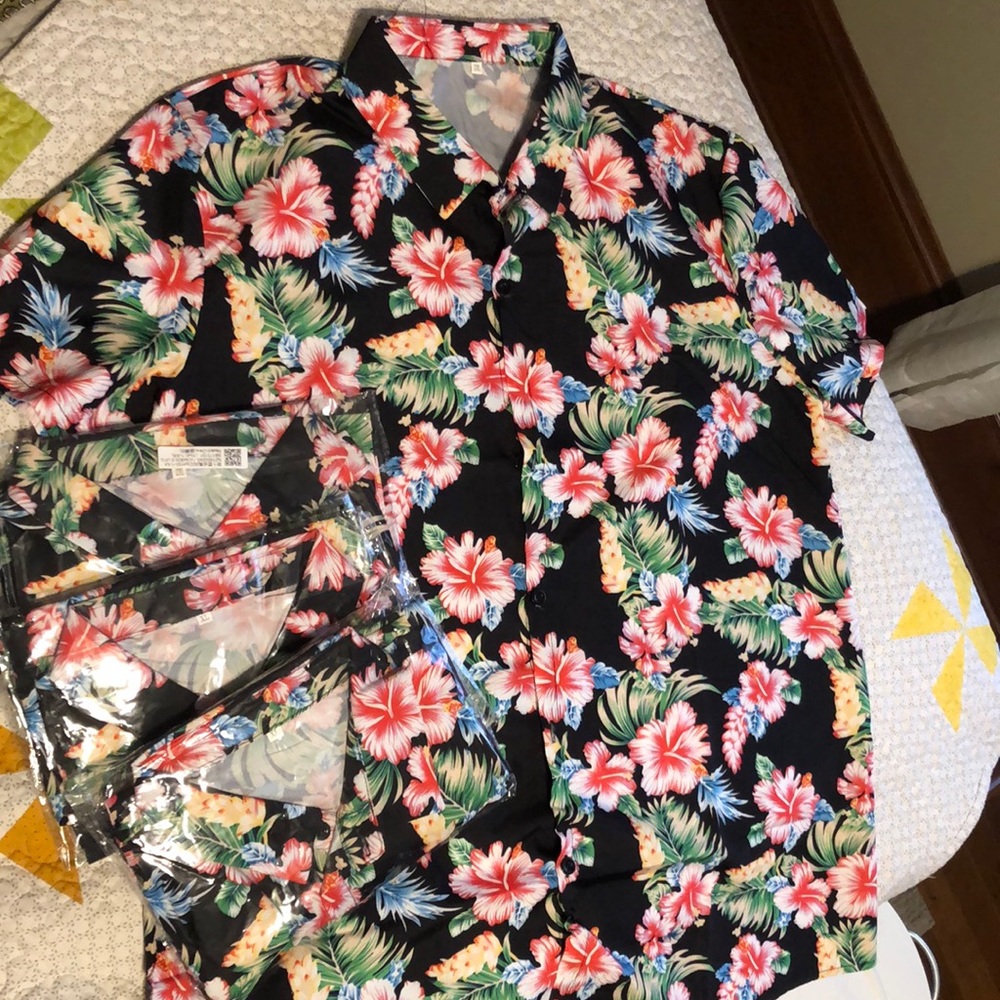 Hawaiian shirt set for the family! Set of 4: (2)XL and (2) XXL sold together